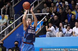 媒体人:四川新赛季表现让人眼前一亮 今天输42分可要警惕