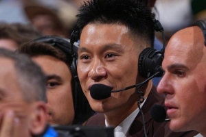 林书豪开启新工作:现场解说NBA比赛 第一天上班仍不敢相信