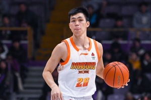 一点也不6了！庞峥麟19分钟5中0没有得分 仅1板1助&正负值-30