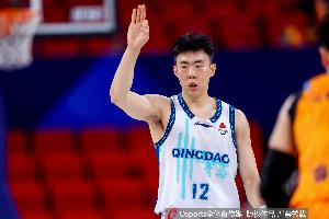 难阻失利！段昂君32分钟10中5拿15分 三分7中3