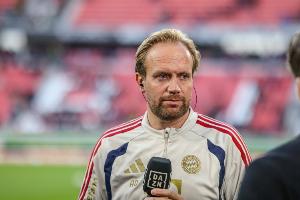丹克斯:孔帕尼情况稳定且每天都在好转 并未和他沟通今天的比赛